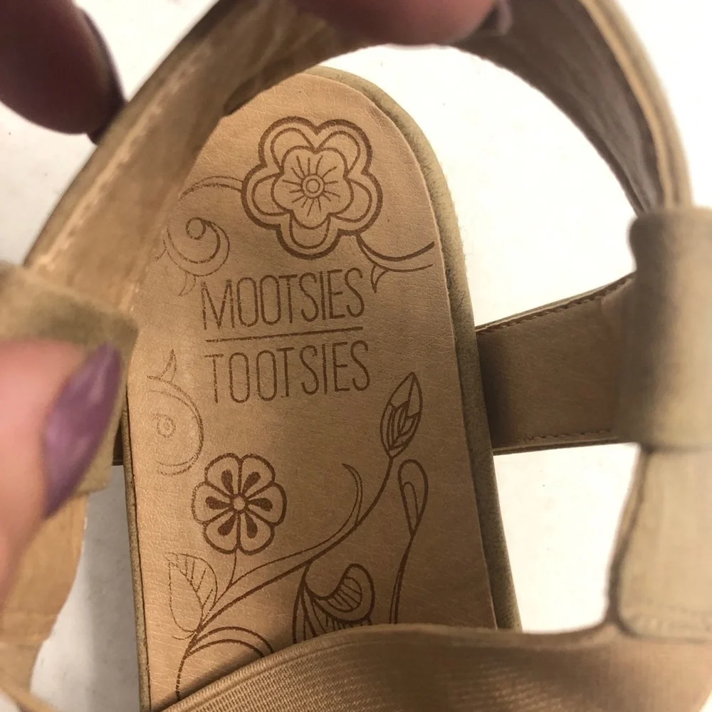 Mootsie Tootsie Monte Strappy Platform Sandals